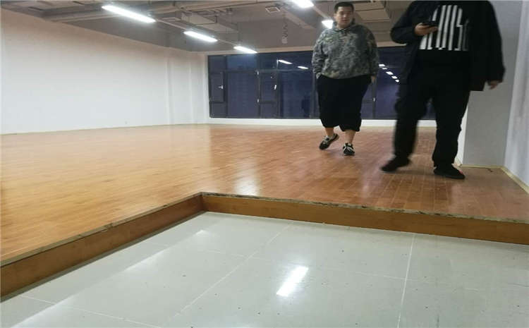 西安硬木企口羽毛球館木地板行業價格表