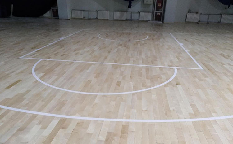 五角楓籃球館木地板造價是的多少？