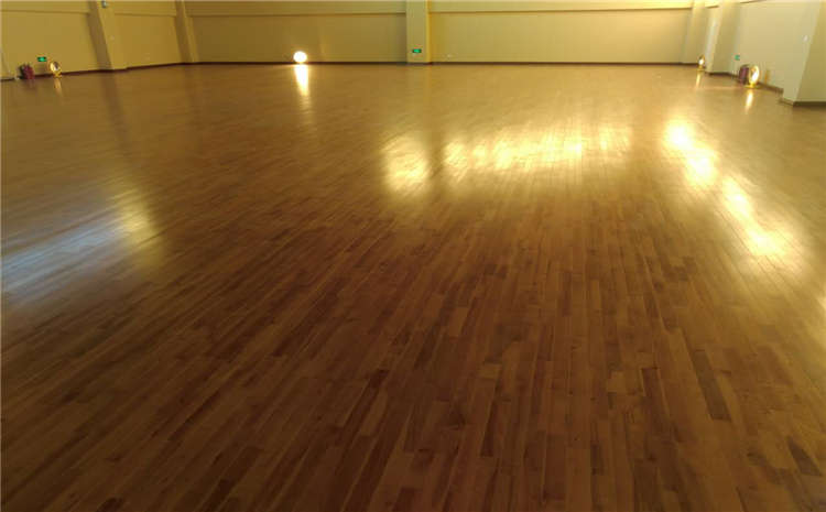 蘭州松木籃球館木地板價(jià)格