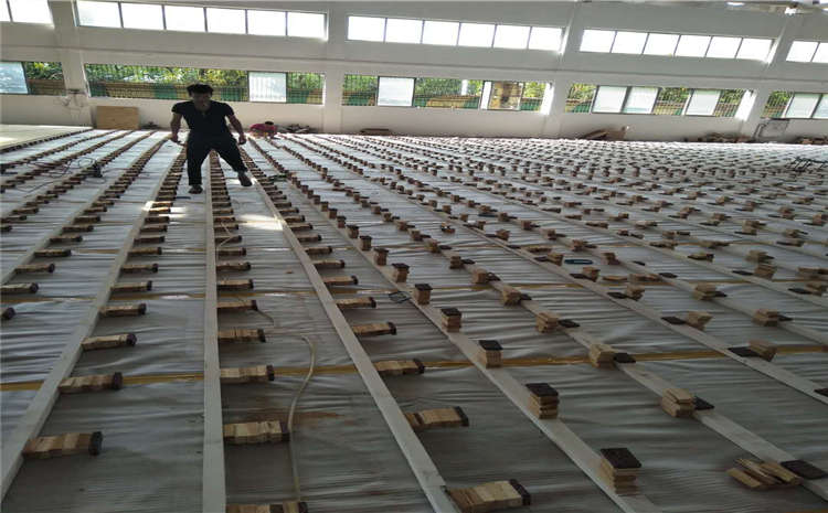 硬木企口運(yùn)動木地板廠家這么考察