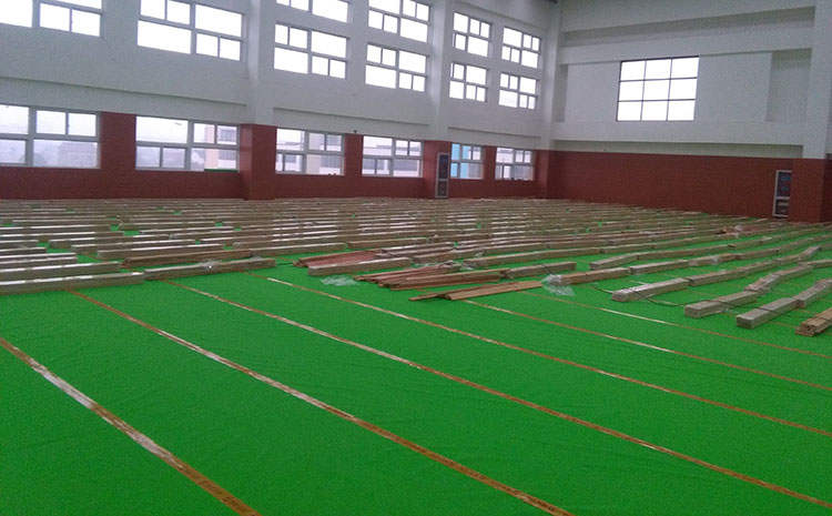 籃球館運動木地板專業(yè)標準是什么？