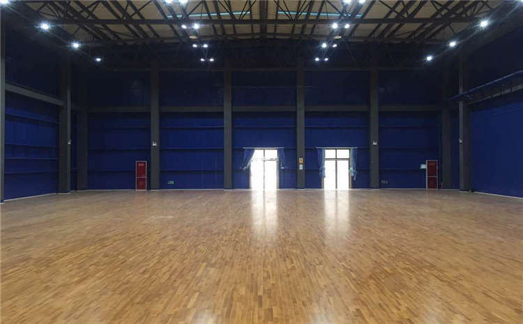 籃球場橡膠木地板面板磨損怎么辦？