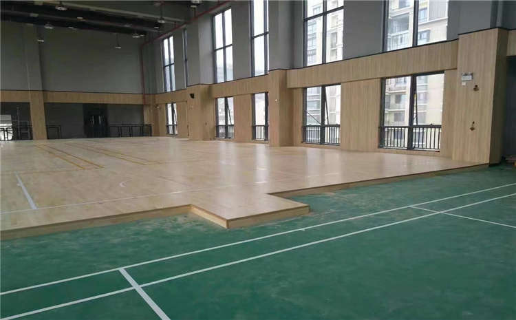 楓木實木運動地板打磨翻新流程