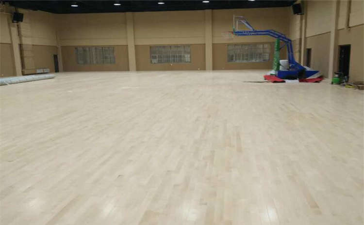 22厚體育場木地板**保養措施